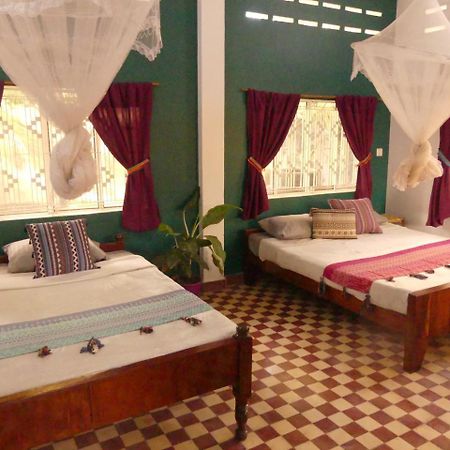The Playground Bed and Breakfast Kampot Exteriör bild