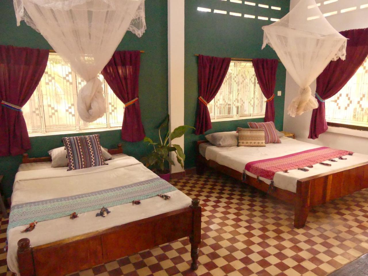 The Playground Bed and Breakfast Kampot Exteriör bild