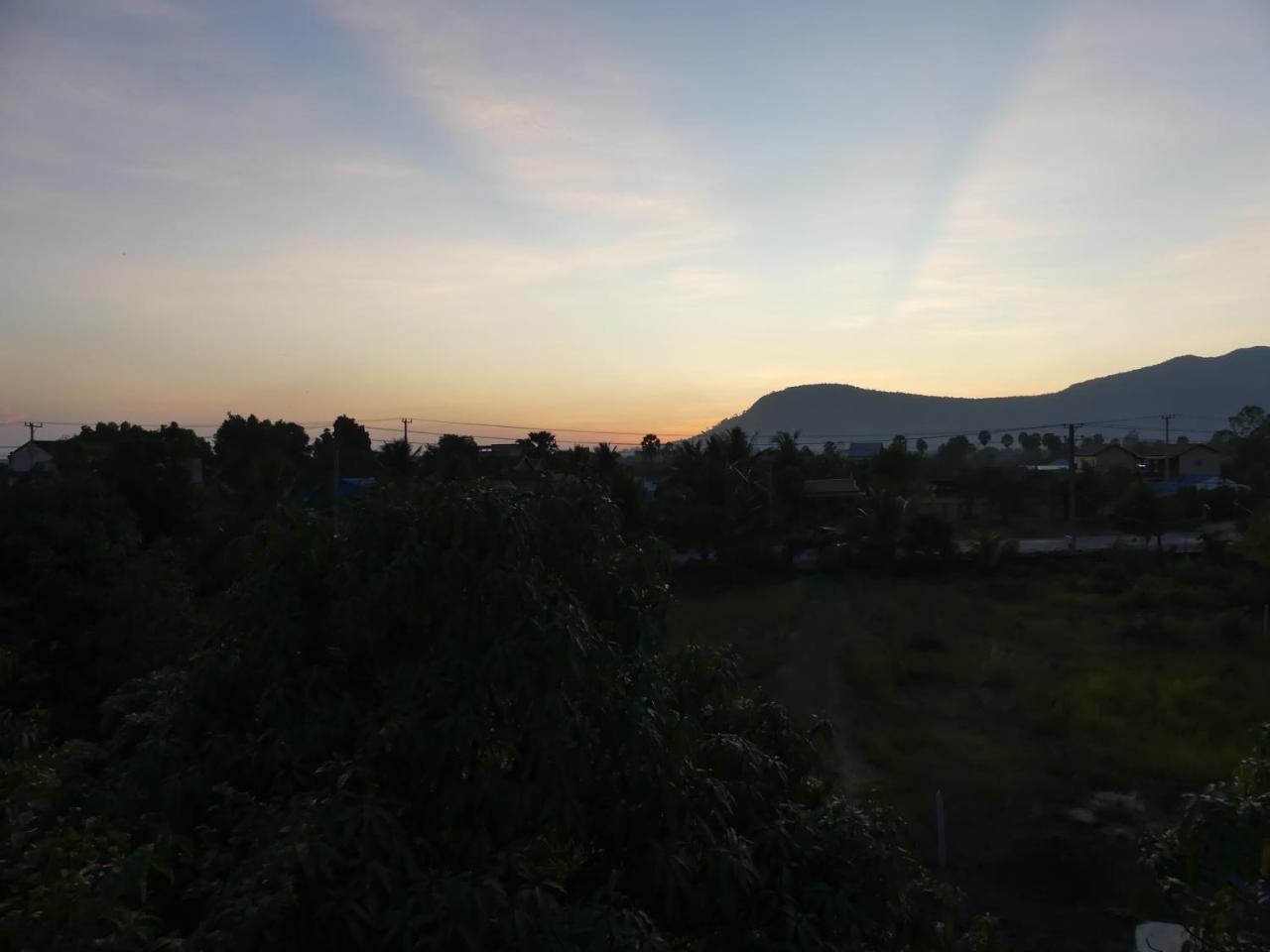 The Playground Bed and Breakfast Kampot Exteriör bild