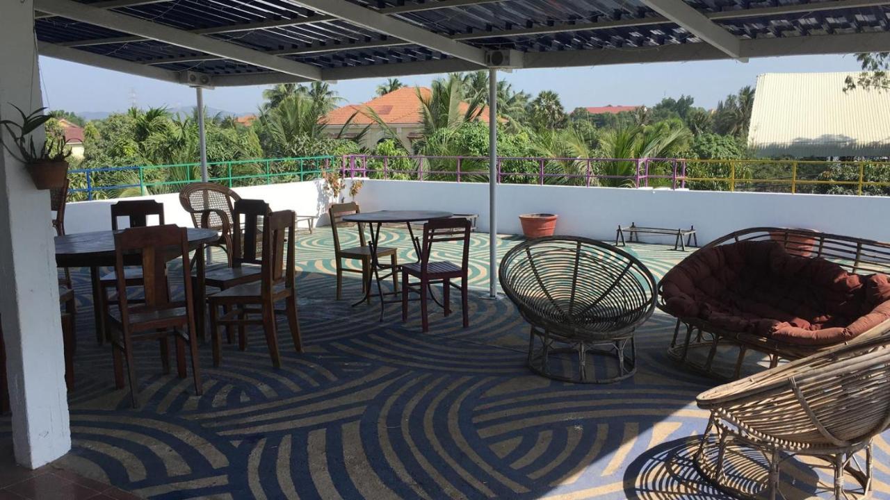 The Playground Bed and Breakfast Kampot Exteriör bild
