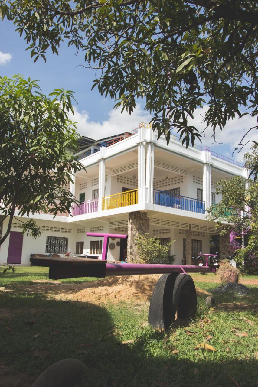 The Playground Bed and Breakfast Kampot Exteriör bild