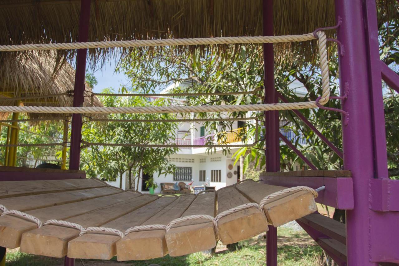 The Playground Bed and Breakfast Kampot Exteriör bild
